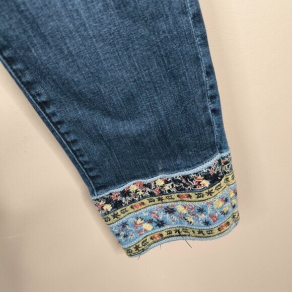 Driftwood Chloe Western Folk Festival Floral Embroidered Cropped Flare Jeans 27 - Picture 4 of 12